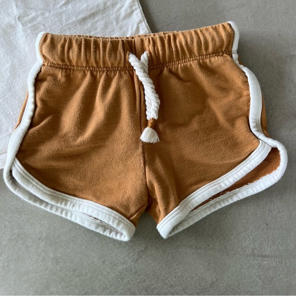 LITTLE CO Besties Matching Tee & Shorts set, Cream & Camel, 9m - Picture 6 of 9